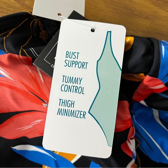 Swim Solutions Tiered Floral One Piece swimsuit black multicolor - 20W - Picture 14 of 15